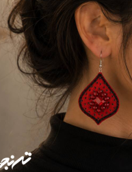 گوشواره های قرمز نمدی
